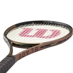 Raquette Wilson Blade 98 18x20 V8.0 (305g) 12 Raquette Wilson Blade 98 18x20 V8.0 (305g) -EXTREME TENNIS Soldes raquette wilson blade 98 18x20 v80 305g 4